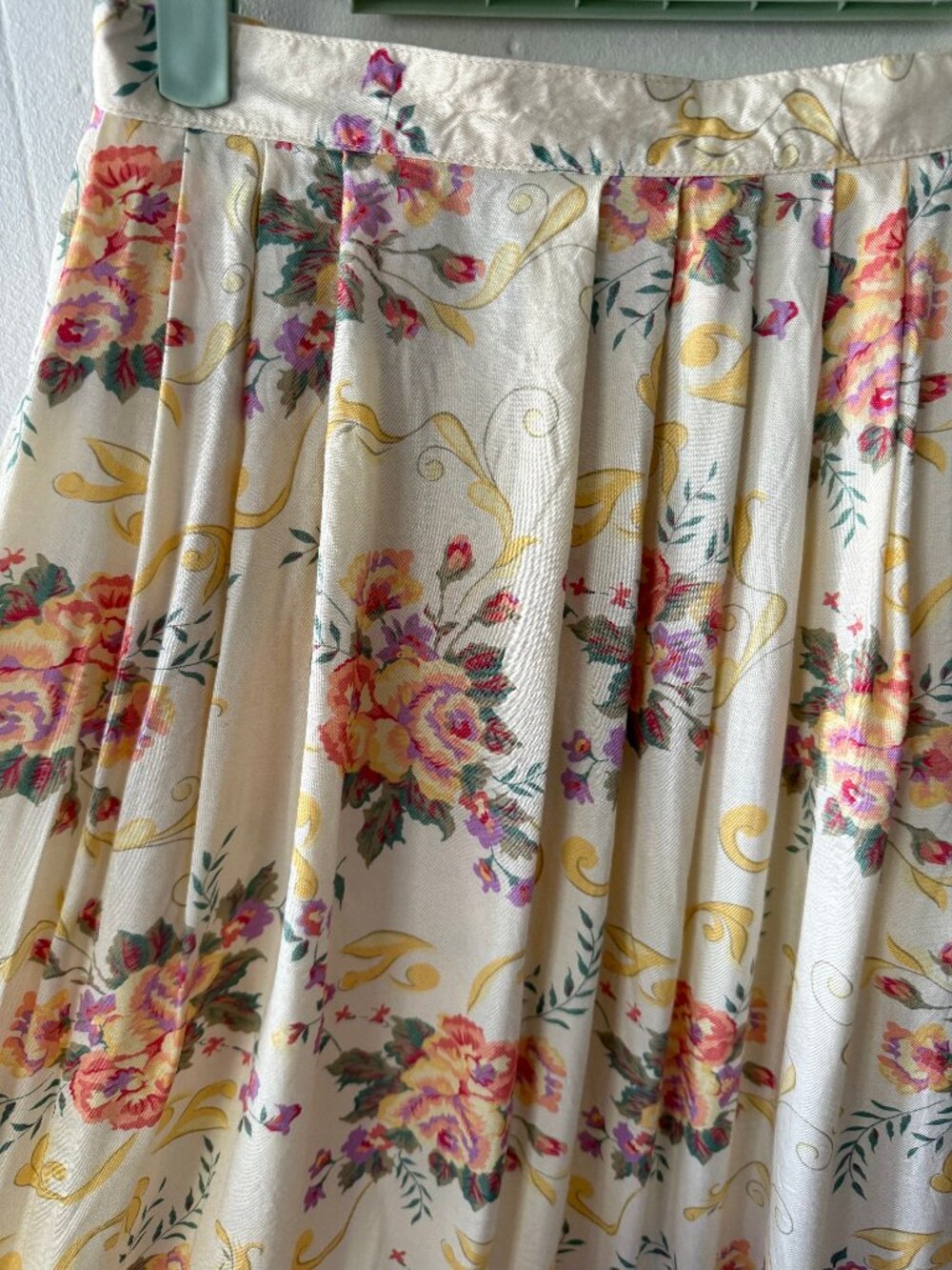 Vintage | Butter Yellow Floral Midi Summer Cottagecore Skirt | Small - Picture 3 of 7